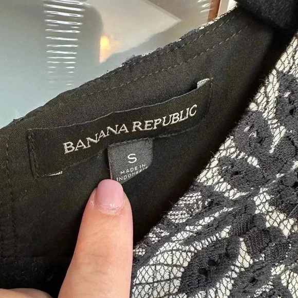 Banana Republic | Gray Black Embroidered Floral Print Bohemian Top Size S - Picture 8 of 10